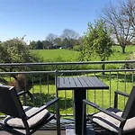 Charmante Ferienwohnung Mit Terrasse In Oldenburg, Holstein *